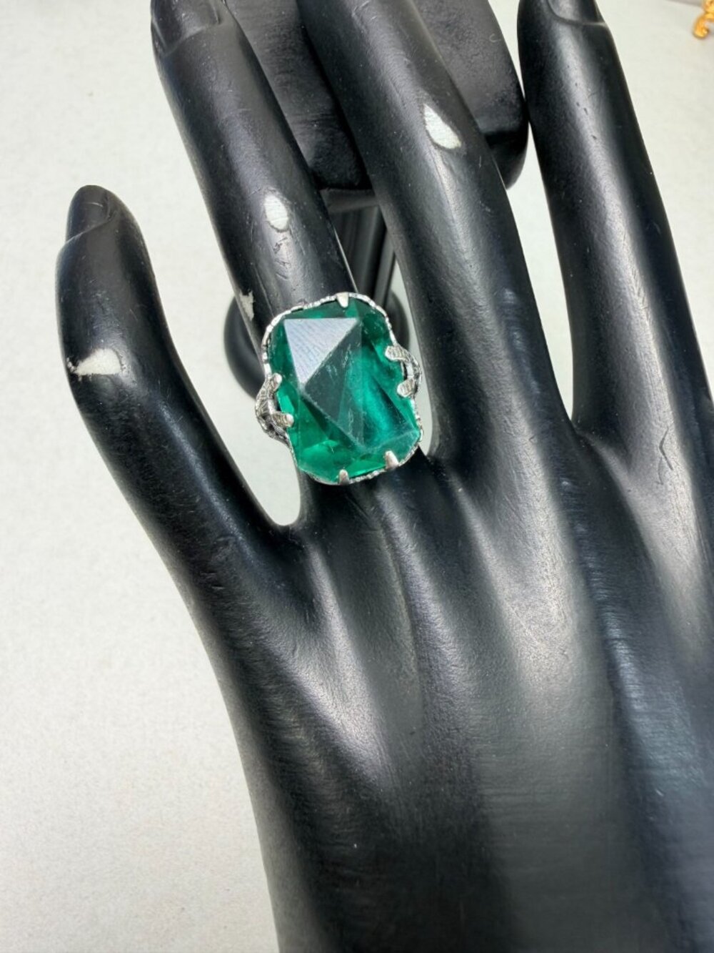 Stunning Vtg Art Deco Green Glass Ring Sterling Silver Filigree Statement Sz 6 - Picture 3 of 11